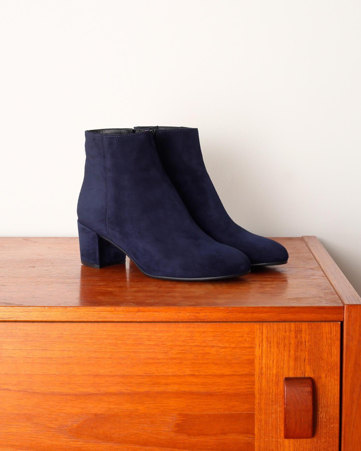 NEON NEON NAVY SUEDE