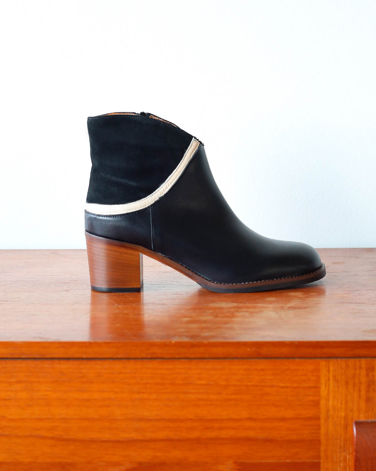URANO URANO NERO SUEDE 